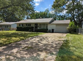 1209 Garden Hills Dr, Champaign, IL
