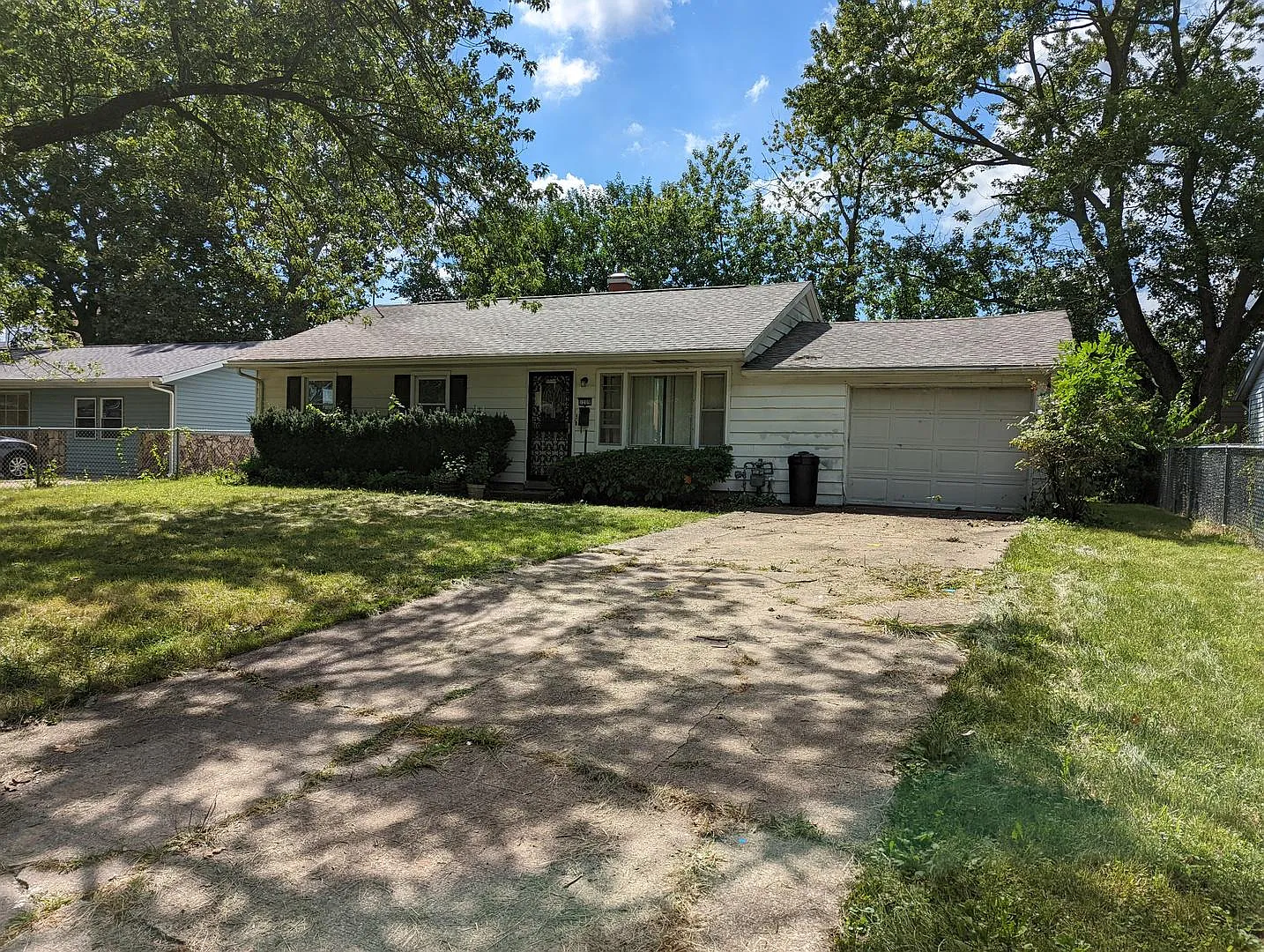 1209 Garden Hills Dr photo 1