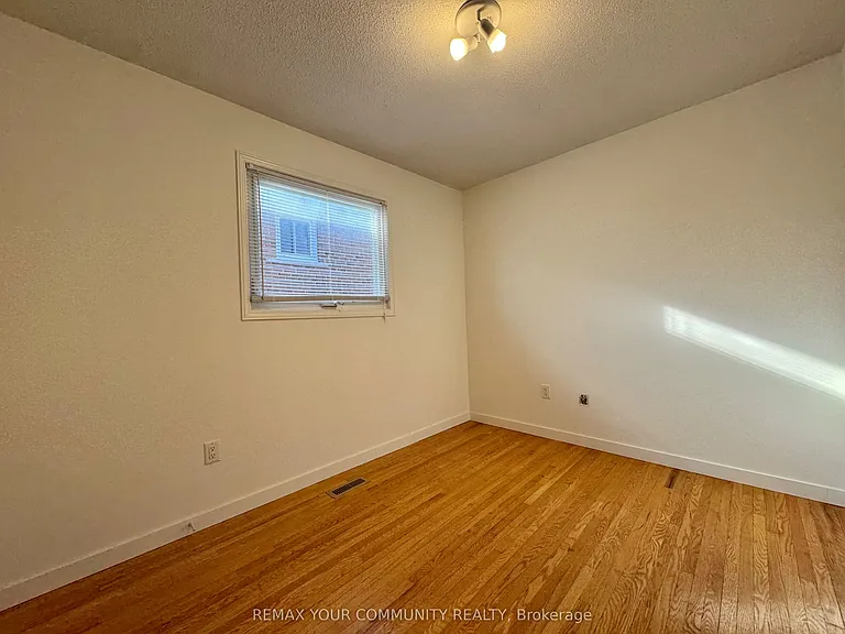 165 Aberdeen Ave — Photo 21