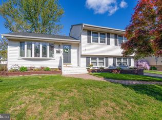 16 Bonnie Rae Dr, Hamilton, NJ 08620