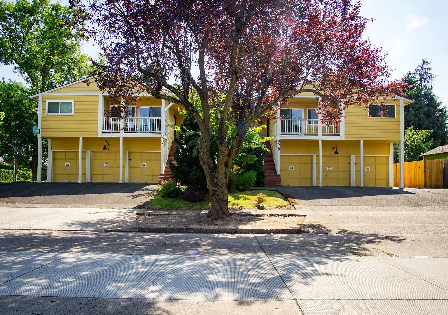 Charming 2-Bed Townhouse Ready Early October! — Photo 1