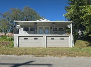 531 Sherman St, Oakland City, IN 47660