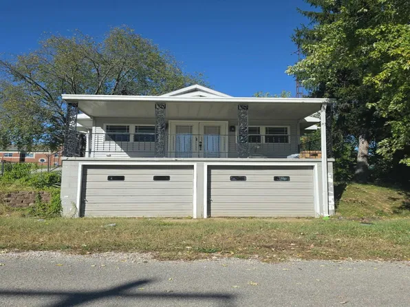 531 Sherman St, Oakland City, IN 47660