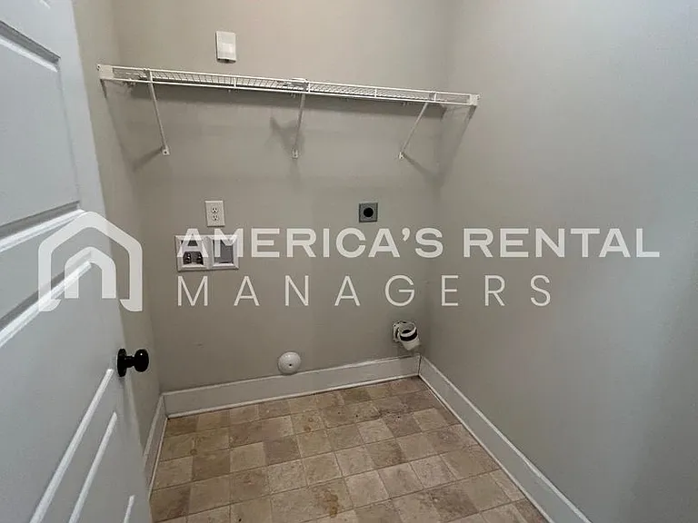 229 Union Station Dr — Photo 15