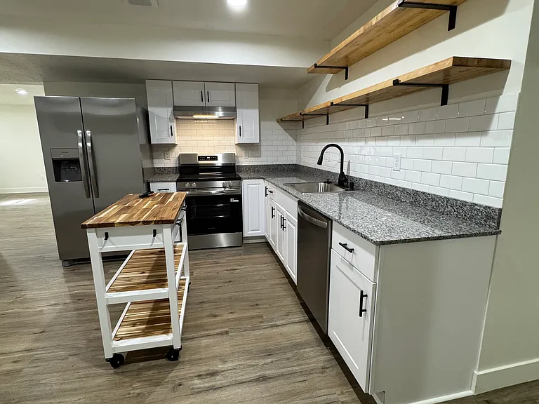 240 W Center St #BASEMENT — Photo 14