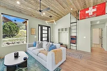 2 bed, 1200 sqft, $3,500 — Photo 4