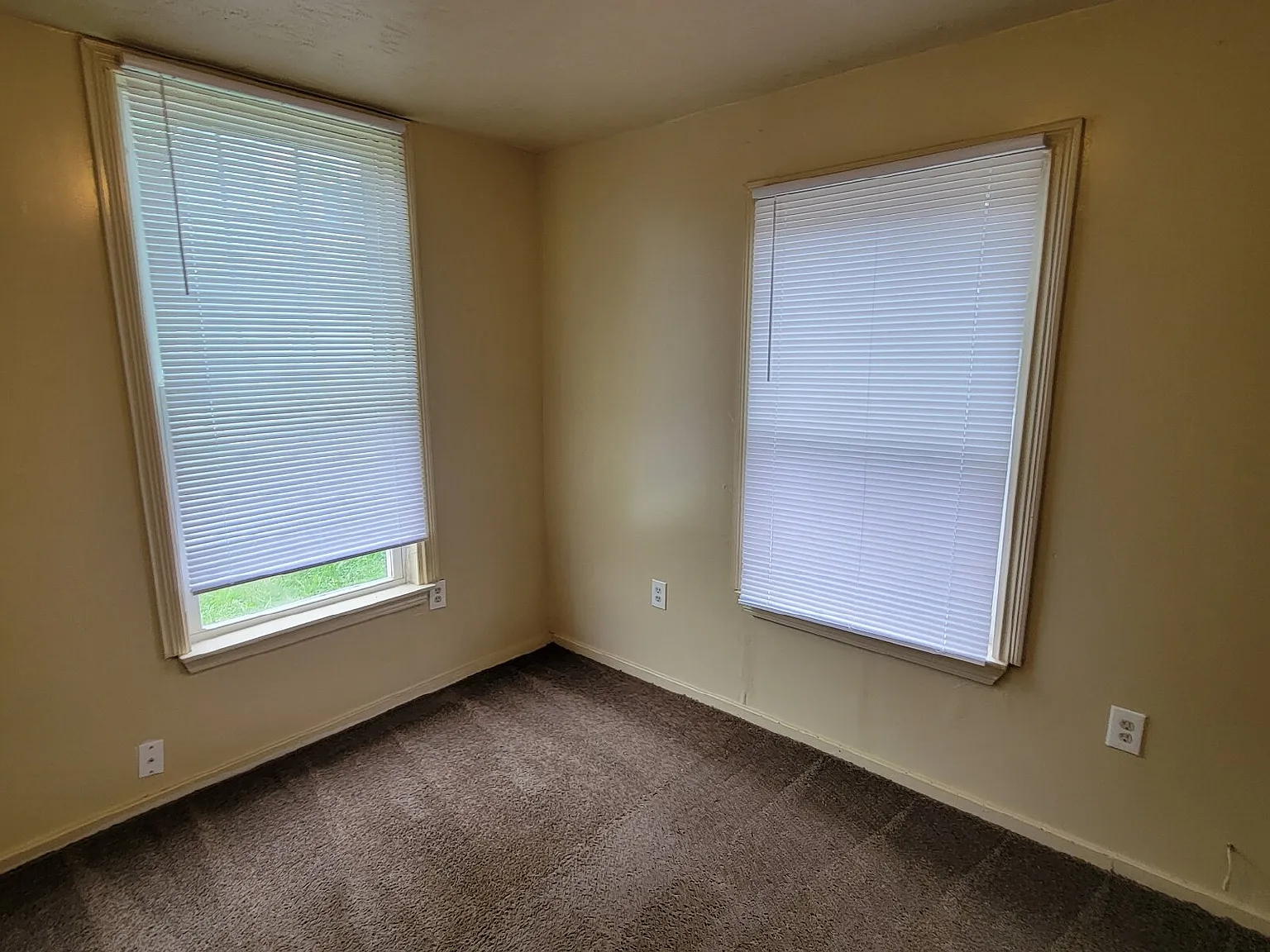 3 bed, 1.0 bath, $795 — Photo 2