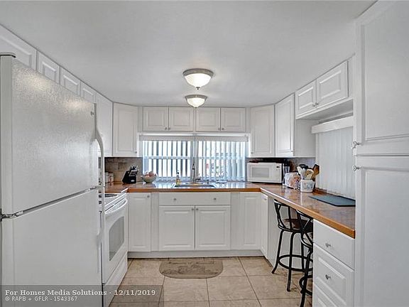 3rd image of 8716 SW 17th Ct