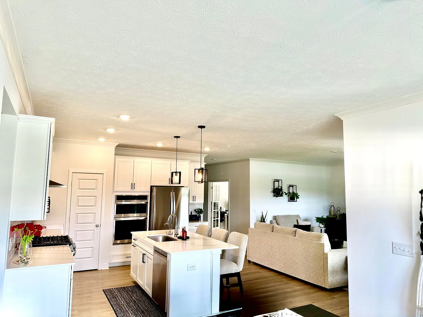 Beautiful 3 Bedroom Home in Noblesville! — Photo 3