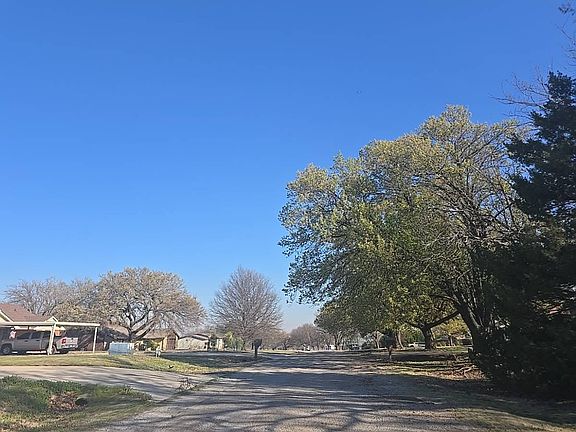 4th image of 9 N Misty Isle Rd