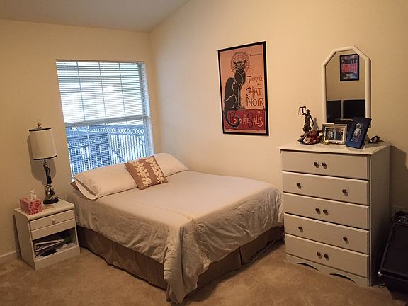 5th image of 834 Crowne Forest Ct
