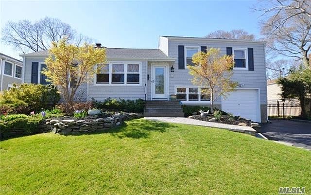 1st image of 16 Bruce Ln S