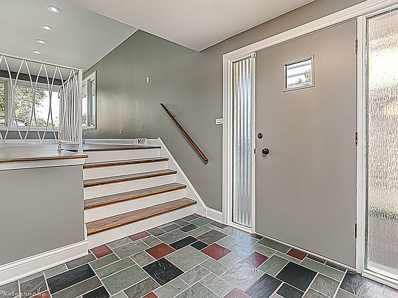 5th image of 10541 S Lavergne Ave