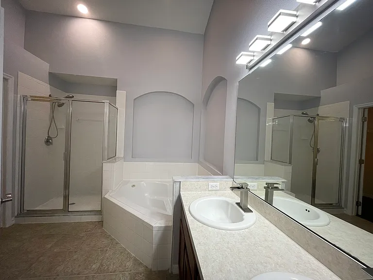13826 Mirror Lake Dr — Photo 11