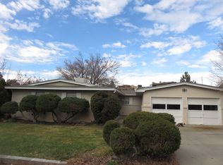 204 W 38th St, Farmington, NM 87401