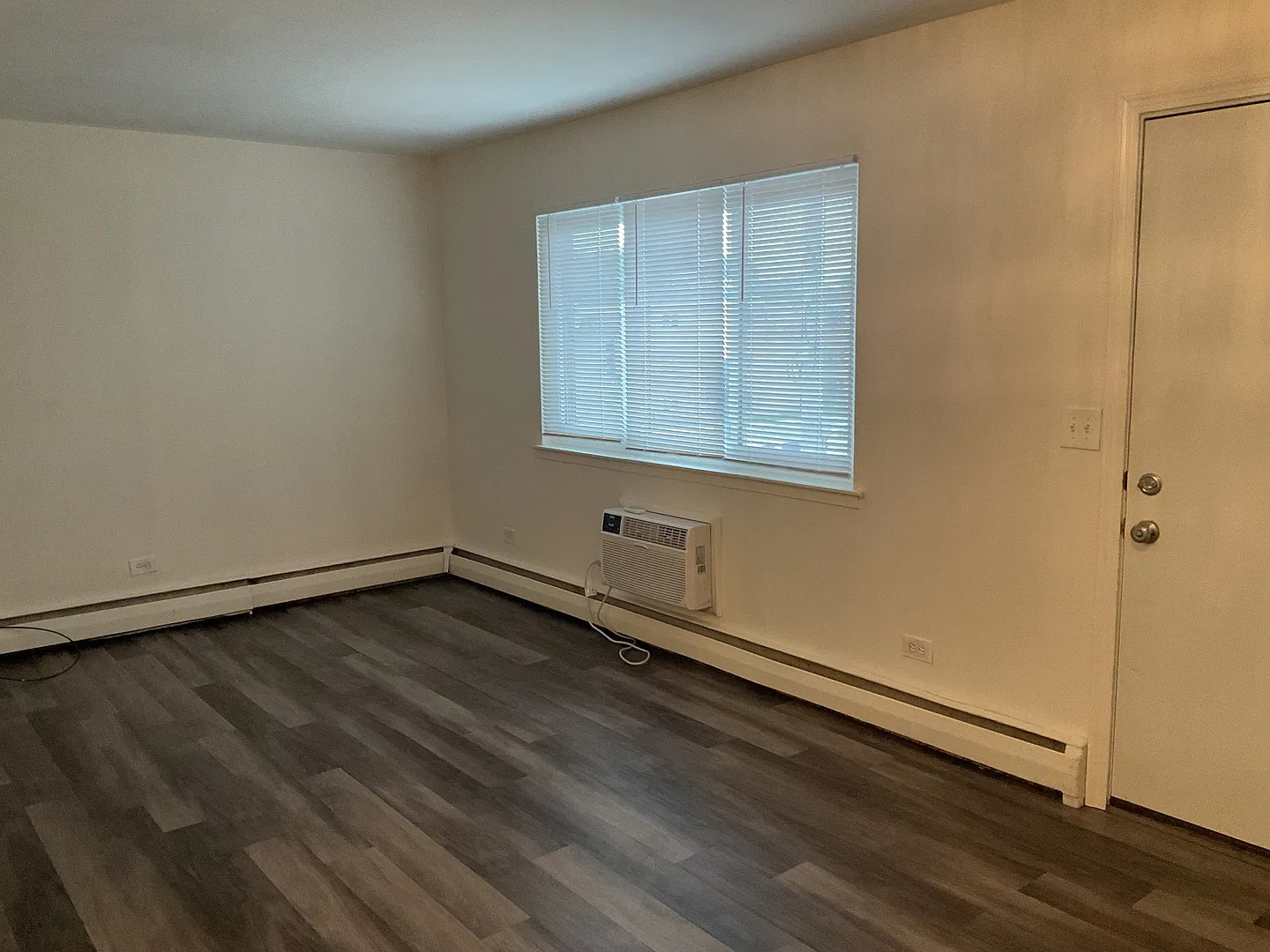 1 bed, 700 sqft, $1,450 — Photo 3