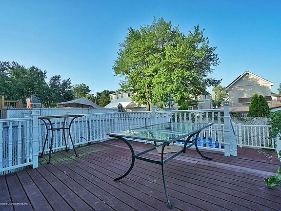 5th image of 178 Brehaut Ave