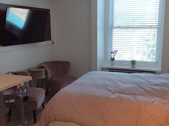 2nd image of 224 E Garden St APT 340