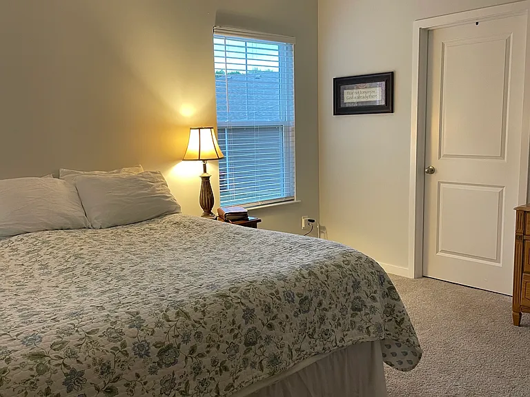140 Valley Dr NE — Photo 4