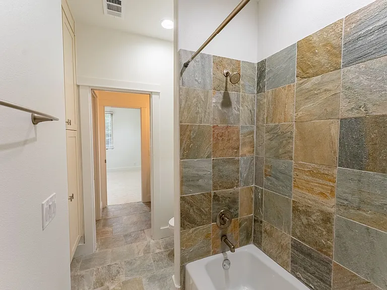 716 Post Oak St — Photo 24