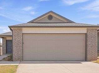 10040 Blackjack Rd, Yukon, OK 73099
