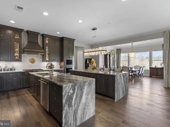 137 Mallard Dr, Lake Frederick, VA 22630
