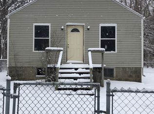 7051 E 4th St, Saint Anne, IL 60964