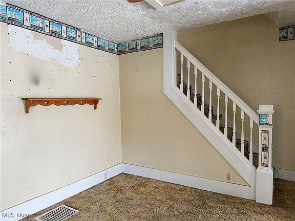 3rd image of 1718 4th St NE