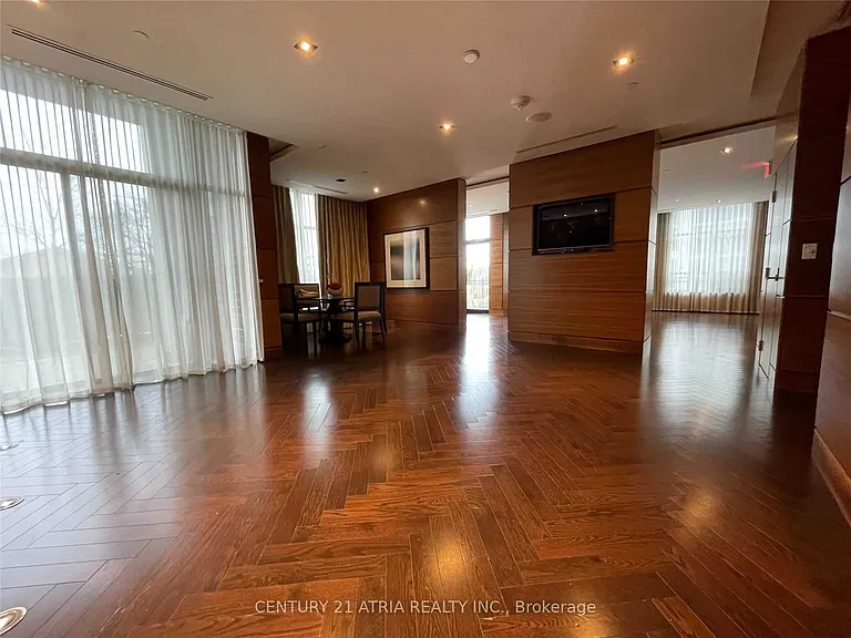 21 Clairtrell Rd #201 — Photo 15