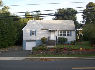 98 Glenville St, Greenwich, CT 06831