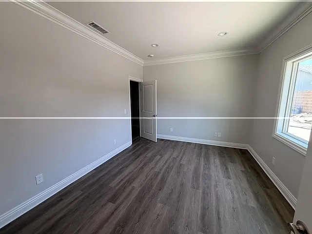 312 W Edna Pl — Photo 13