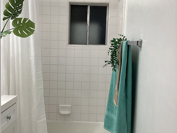 4th image of 34997 Avenue H