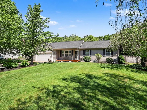 15117 Meadows Dr, Grand Haven, MI 49417
