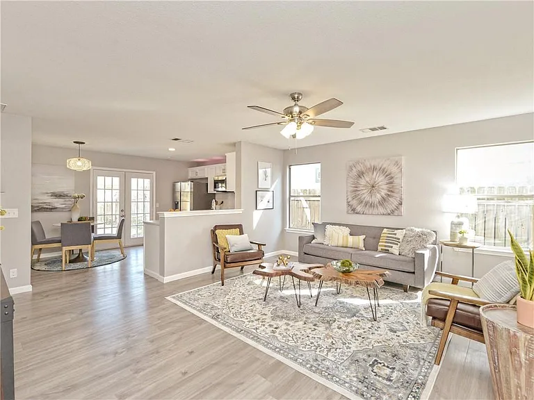 16800 Hamilton Point Cir — Photo 3