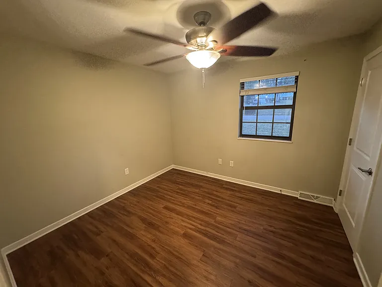 Guest bedroom 1