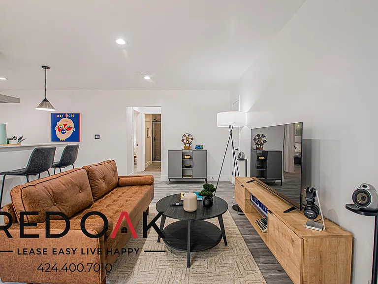 1350 N Fuller Ave #1 — Photo 8
