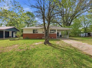 207 S Elm St, Searcy, AR 72143