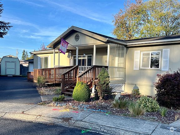 2nd image of 608 NE Northwood Court