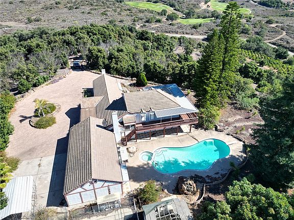 3rd image of 44775 De Luz Rd