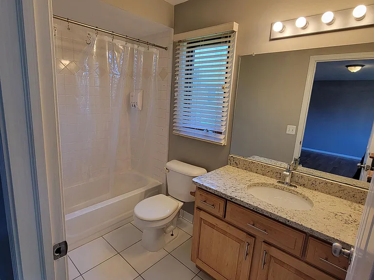20393 Balmoral Dr — Photo 9