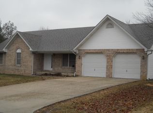 803 Cottonwood Ln, Carterville, IL 62918