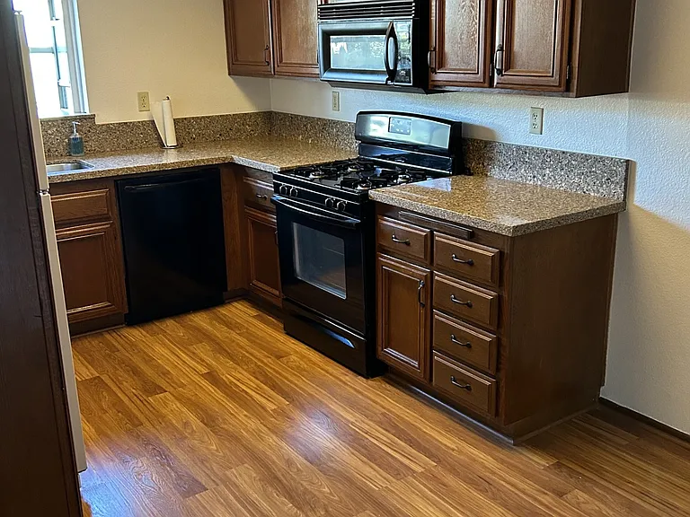 451 Summer View Cir — Photo 6