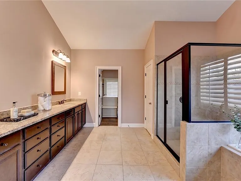 2230 Manor Creek Ct — Photo 22