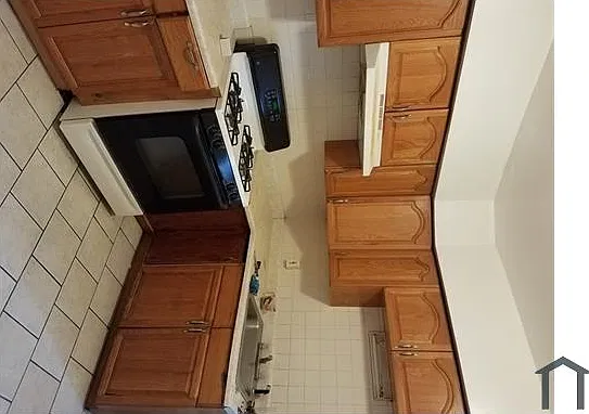 3 bed, 940 sqft, $1,300 — Photo 2