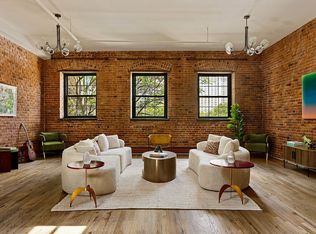 272 Water St, New York, NY 10038