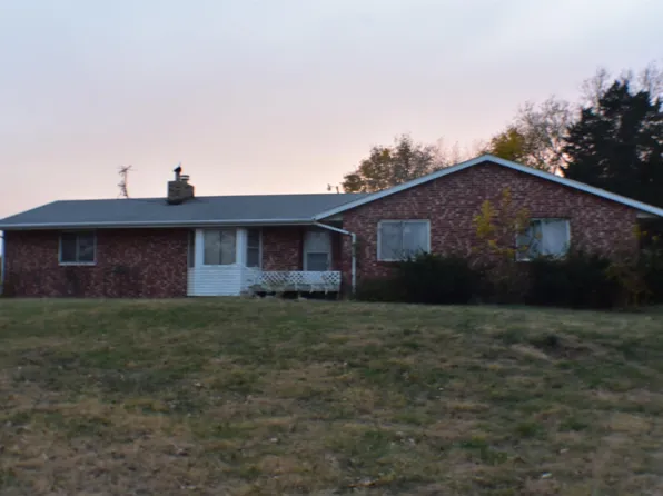 10585 262nd Rd, Holton, KS 66436