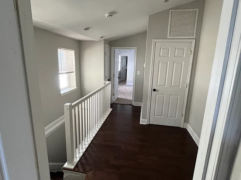 221 S Washington St — Photo 4