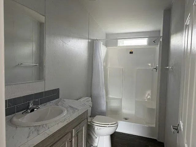 3 bed, 960 sqft, $2,100 — Photo 3