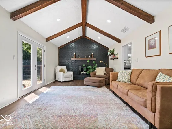 8212 Castlebrook Dr, Indianapolis, IN 46256