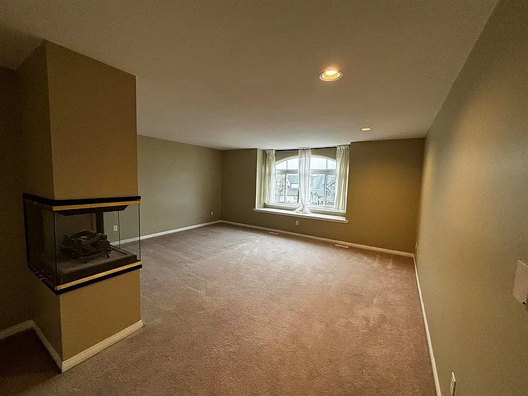 1605 Salal Cres — Photo 11